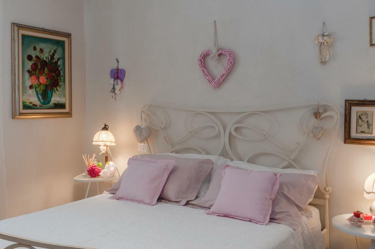 Bed and Breakfast Tre Civette Sul Como Marina di Massa Exterior foto