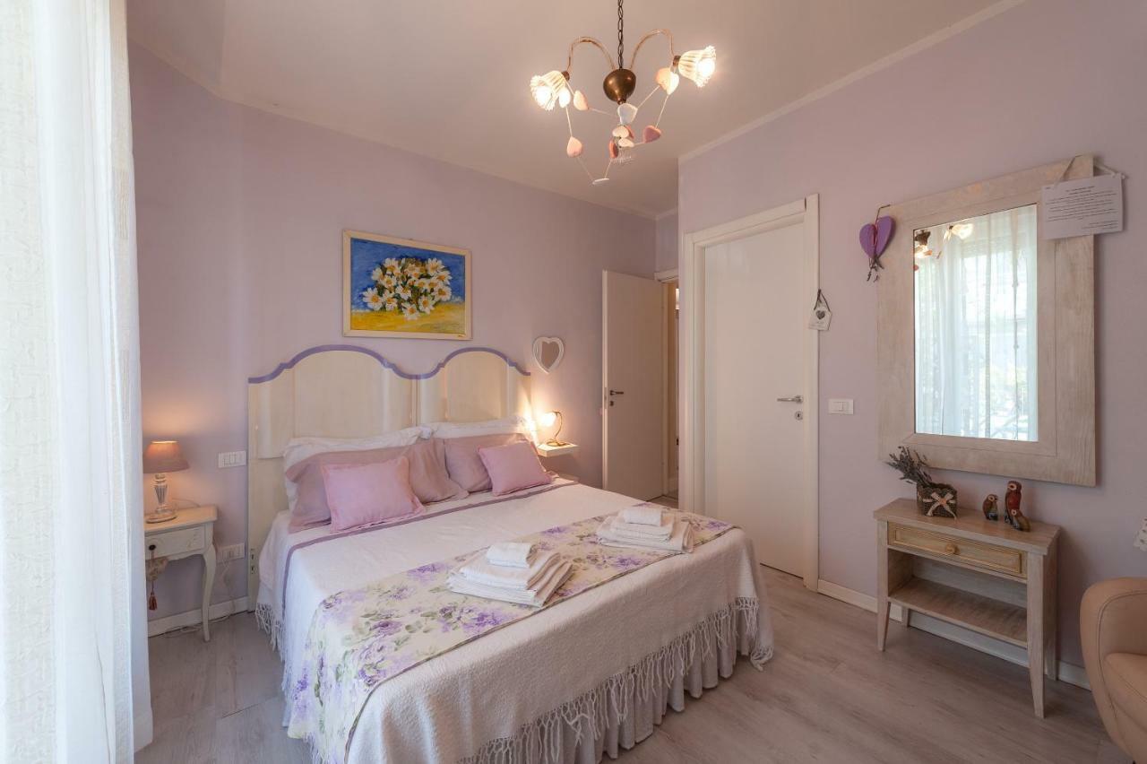 Bed and Breakfast Tre Civette Sul Como Marina di Massa Exterior foto