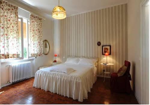 Bed and Breakfast Tre Civette Sul Como Marina di Massa Exterior foto
