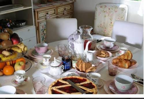 Bed and Breakfast Tre Civette Sul Como Marina di Massa Exterior foto
